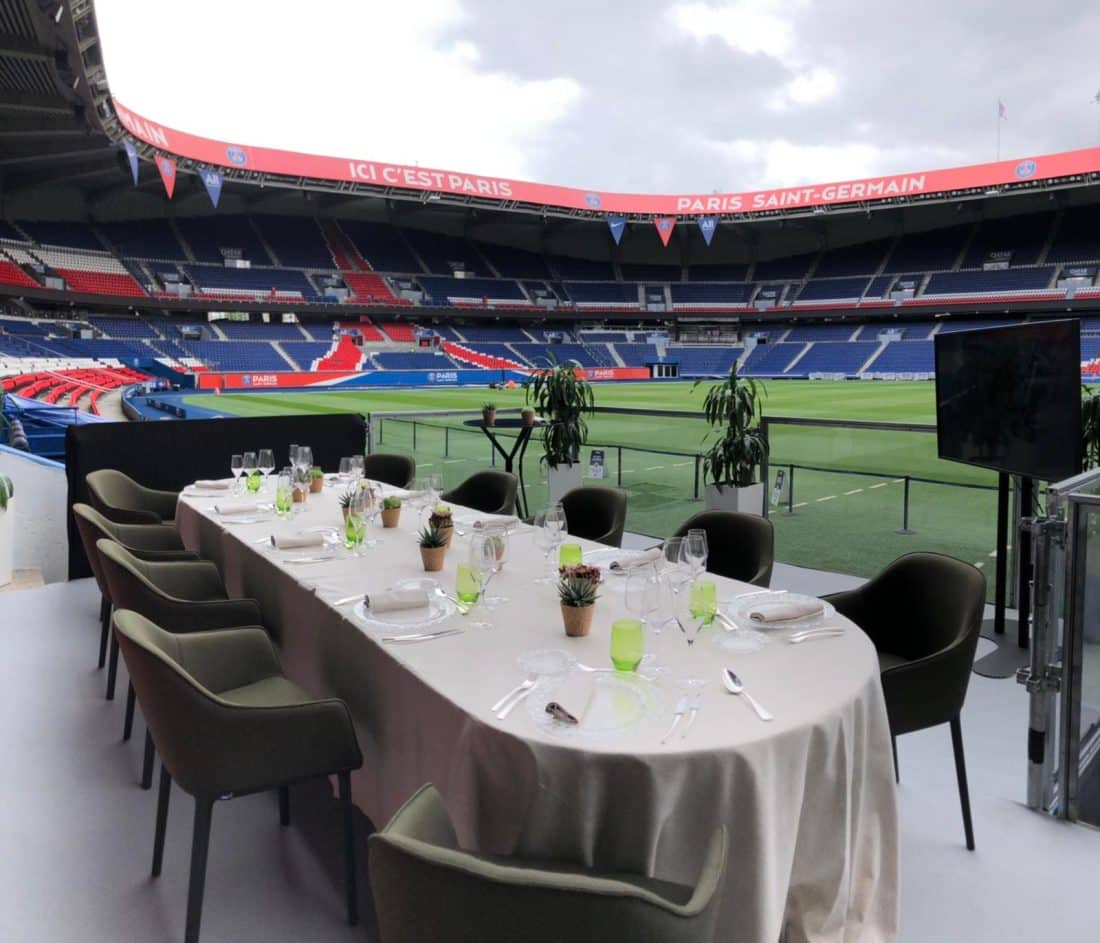 Parc des Princes Dejeuner bord terrain